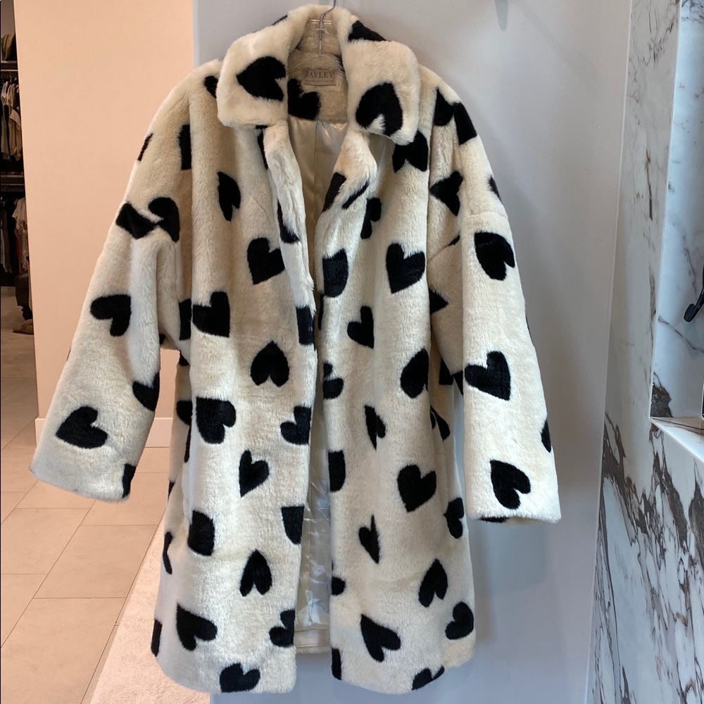LIKE NEW JAYLEY COLLECTION FAUX FUR HEART COAT